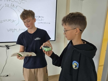 f9b99005-a4d2-44e5-8f48-1f248d64eb75