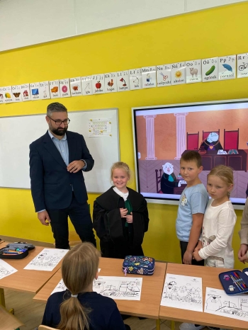 cf0cfb08-5d39-46c7-9596-2944e7b5b596