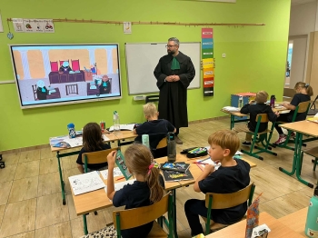 16e9fb14-0e0b-41d0-a245-ca158fac0745 (1)