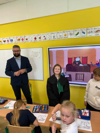 2f3866ed-2238-49b3-bf63-92e8eccdd5f5