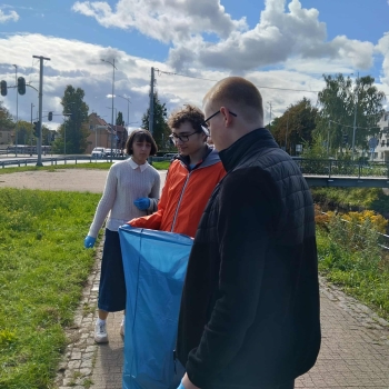 4f718dbc-5132-4117-bdc7-10a38f4555bb