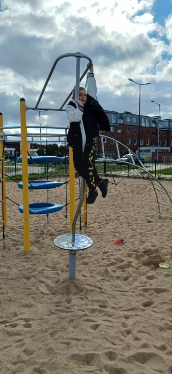 e3ad4163-ebec-4281-ba74-e5120451f734