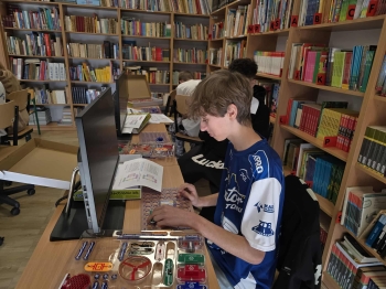 a65ea327-c2bf-4bde-b016-058176f76815