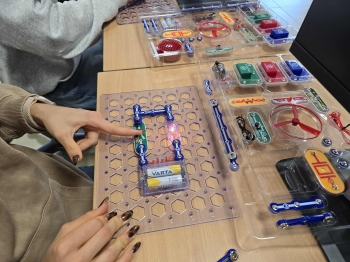 842aaeff-c576-4088-a617-a5e5369d1398