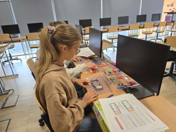 d8af0408-a1aa-4ba1-a1ff-cc71ad13b890