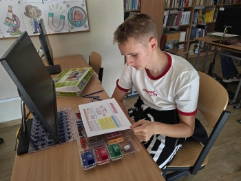 5d8f6f77-1fc3-4ba0-a785-b9681646a505