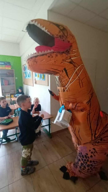 a8036e39-972c-4a72-bee0-0becf3c2d959