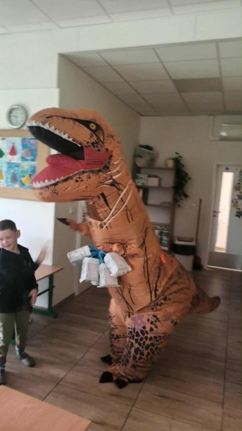 043fe9c8-9c7a-43dd-bf78-1f16cb06b6e1