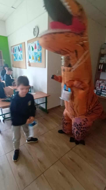 a57e1033-1dad-4d8c-b702-f9764f99d77e