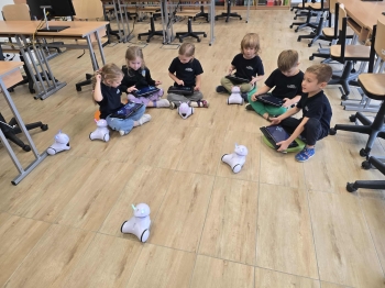 8a47b23d-f849-4396-87a9-6845ad438fa4