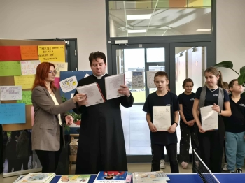 aa5596e8-e1a4-4bbe-b508-2dad6d988af4