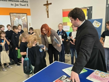 c3eff003-7275-46b3-830c-67fef928687e