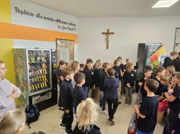 61c06618-8759-46d7-9976-f3ba305ffda8