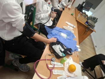 371ca0fd-ae64-412d-b33a-6ba1d10e0cf7