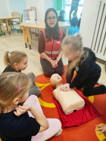 e6e16193-a7aa-489a-9dcc-46bb31c69513