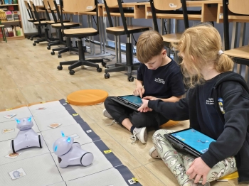 c09f9a99-0a15-432a-abfc-d975bcd49b31