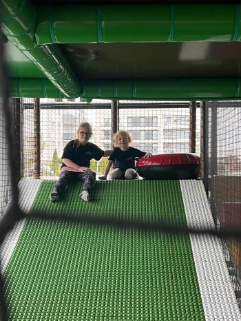 e6ed8c6d-8906-4aed-a803-eb31ff695291