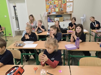 6e30e2f9-1dff-495a-9c64-e8c2b38d9c47