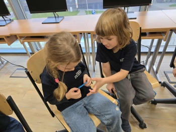 5d18379d-5dc5-421e-8207-8542364be9a5