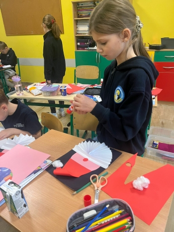 9c963e7e-4f33-4c93-8ffb-3c8c532aa198