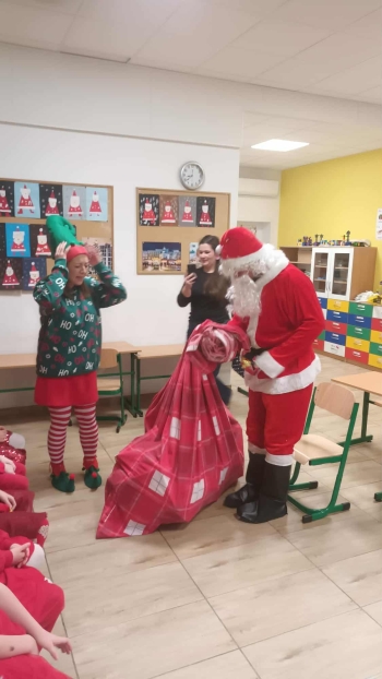 f7ff00c8-337d-42db-aea0-196ee0df0171