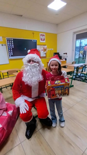 645ac7fa-dda0-40e9-af43-cdff6b4c1390