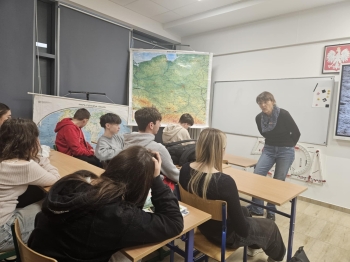 b0e7fd51-444a-4b16-94a5-33fda7a52ed3