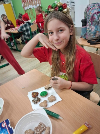 9af2a189-f6d6-48ce-bba6-48438c72cbb4