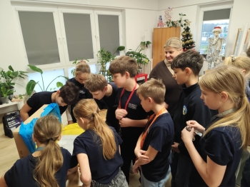 041cbd4b-f333-4952-95f4-8665bda22c93