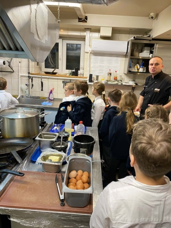 599cdefa-9939-4a9b-9a56-529665adf13c