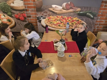 8bf6d095-3902-468c-b86f-08f6bb531bce