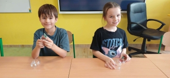 54430849-c814-43d5-bf22-ff4214954c9d