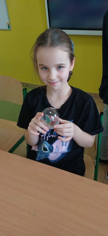 3dbc6ca6-0d17-43a5-b813-8efe68f4a253