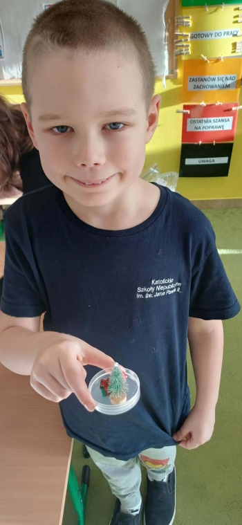 5e452430-c583-42f9-b8f5-a16040bbf66f