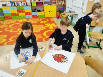 79ca492d-52ec-4a8d-b507-26334cd7c8f2