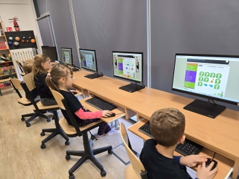 cd664f29-3d50-41c5-851b-b5e76703470b