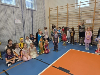 ceaab7a7-749a-440d-a976-5b4a6b55bcea