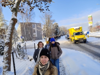 d2da5728-86e5-42e6-8435-68f93bc7e718