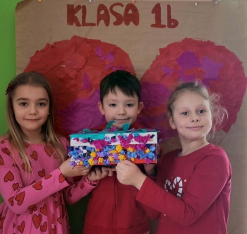 5a34f3e7-7b79-46e9-8b38-624133a0e8a4