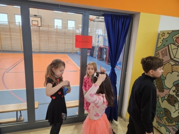 968f4dfc-10b0-4952-8e43-f8b59099dd5e