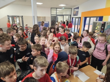 d9c3fc51-8dd5-4dd1-b4c0-54f5c407404f