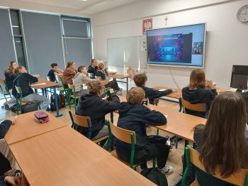 fcff3be9-52fd-42a5-b79e-70d91ad79950.jfif