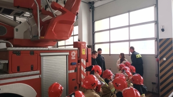 f4d187be-6221-4b14-8061-f83c10d60cb2