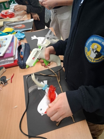 ec915d57-5129-45e3-89b3-32a4664bb726