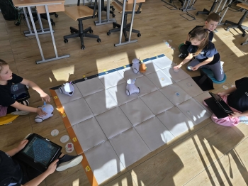 a743ba08-d24e-41c7-8a21-e4b99969e4e9