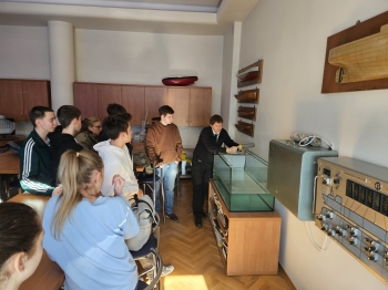 7f62ca9b-dc7e-4bc8-805c-ed87e06fa73f