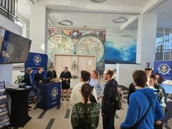 c026f8f8-c308-43fb-874b-bdad4e592e4b