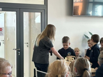 9f33ac79-8de0-4c74-9da5-b652e4eea20c