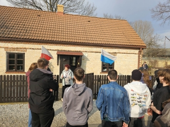 cdb1e72a-51c4-4c73-9481-74861d7dadee