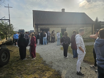 baee8ff3-b390-42db-8c24-d00036c7eace